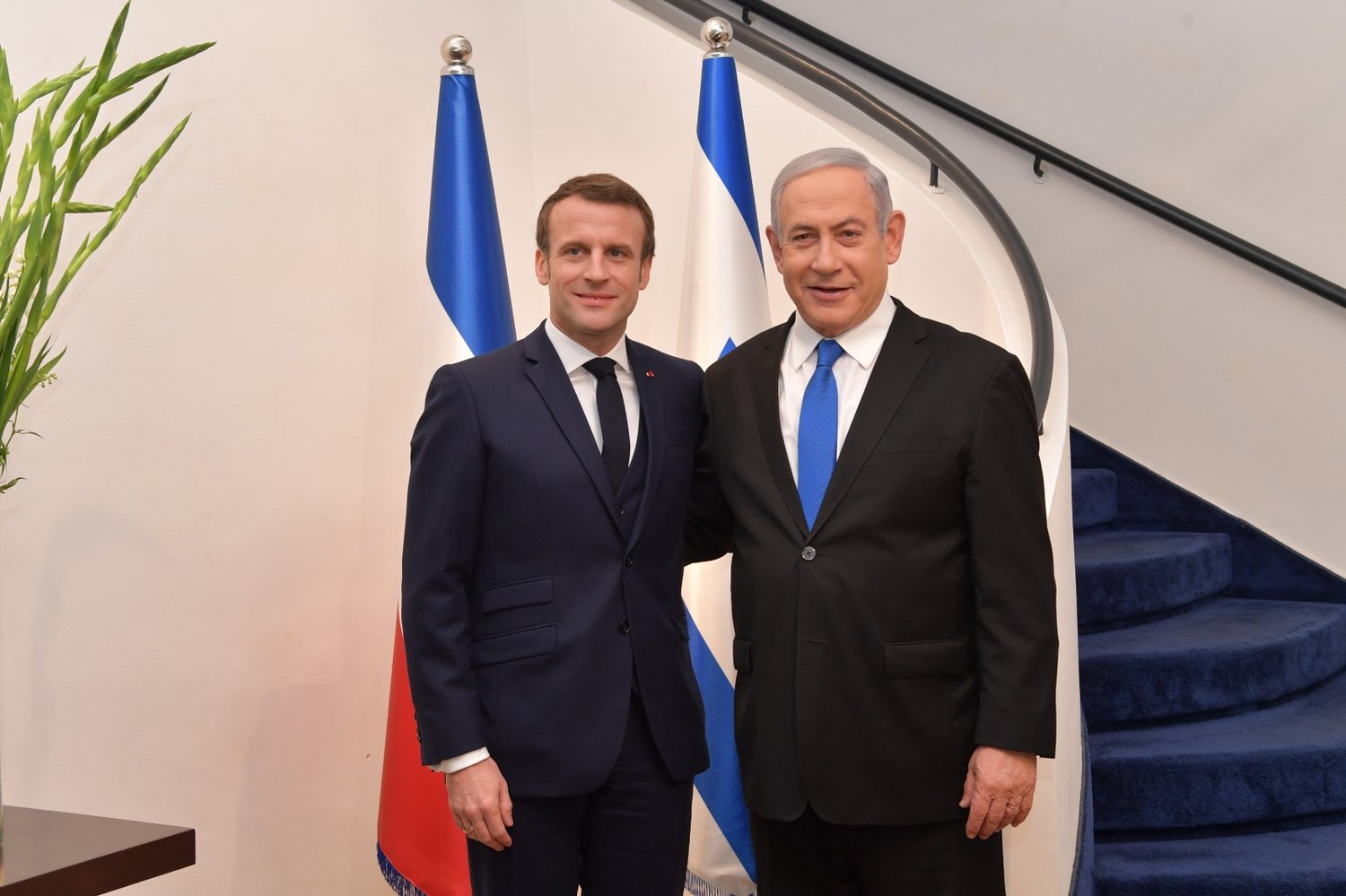 French President Emmanuel Macron and Israeli Prime Minister Benjamin Netanyahu pose together in Jerusalem in 2020 (Flickr)